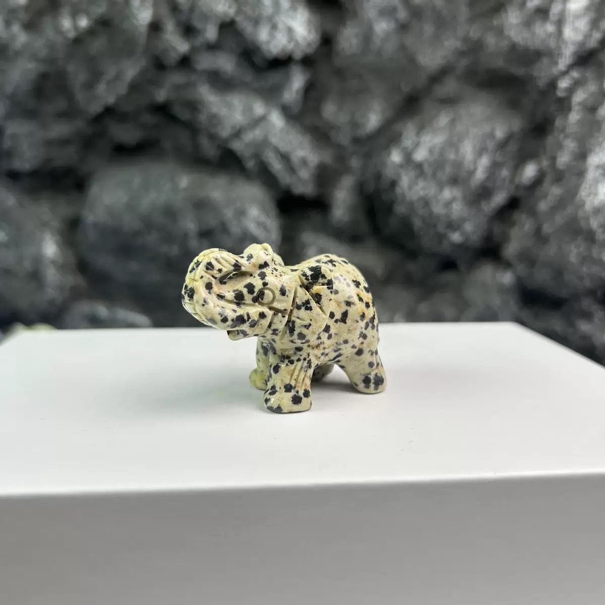 Natural 5cm Crystal Elephant Carving Wholesale - Image 7